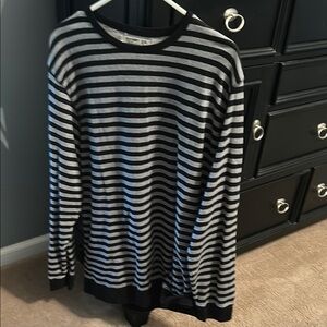 Old Navy Men's Black and Gray Striped Shirt